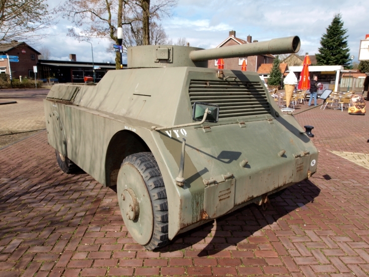 MOWAG Panzerattrappe 