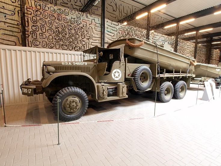 Diamond T 975