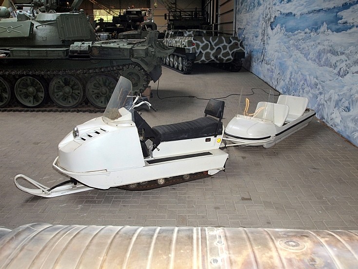 Russian Snowmobil Snowspeeder