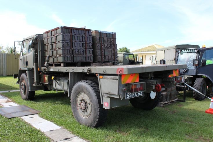 Another Leyland Daf cargo truck
