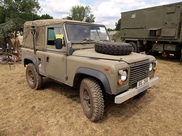 Land Rover 110 Defender