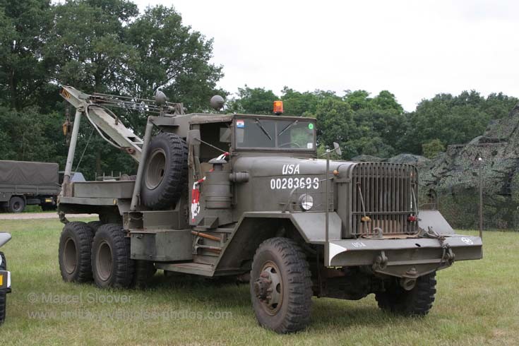 M1A1 Ward La France recovery truck