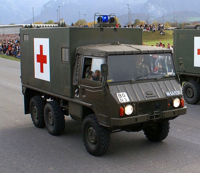 Sanitäts Pinzgauer