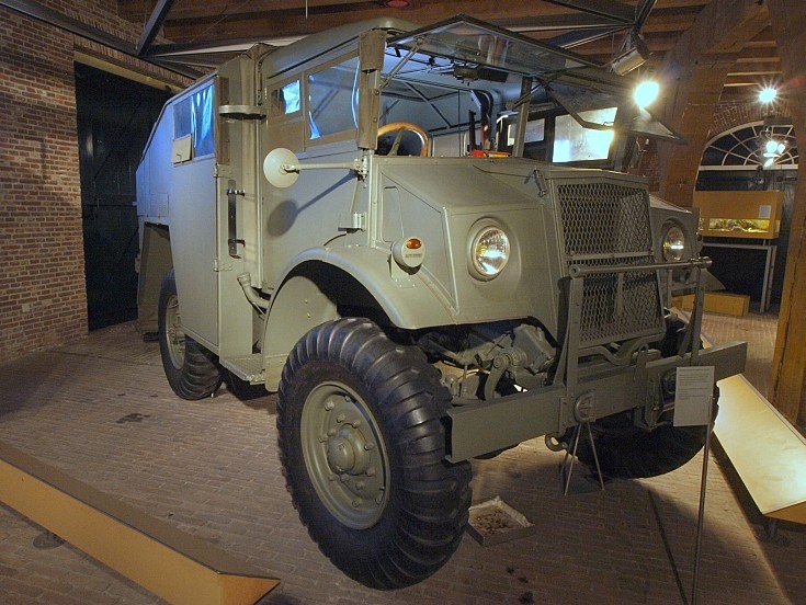 Chevrolet CGT field artillery tractor