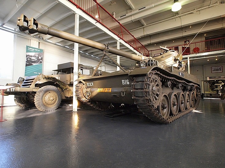 AMX-13 Lt tank 2D 105 mm KN-73-30