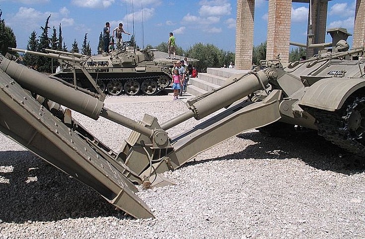 MT55 close-up